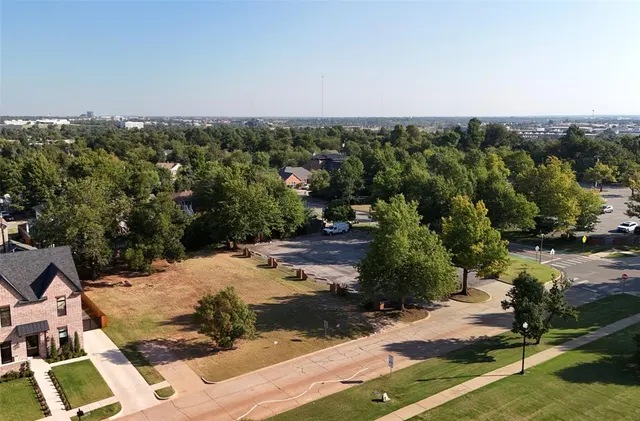 Photo 6 — 809 NW 44th Street, Oklahoma City, OK 73118