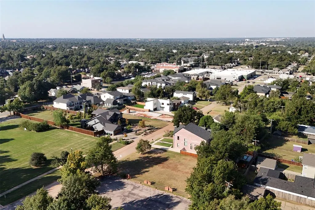 Photo 8 — 809 NW 44th Street, Oklahoma City, OK 73118
