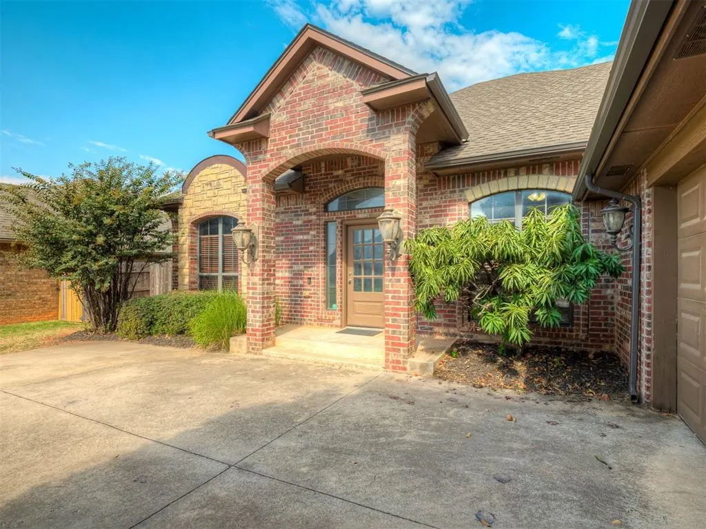 Photo 4 — 1417 Glenmere Court, Edmond, OK 73003