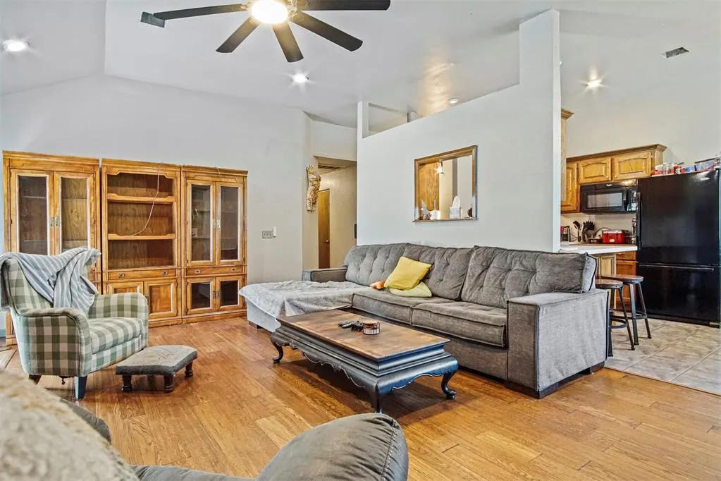 Photo 2 — 9716 BLUE BONNET Place, Oklahoma City, OK 73128