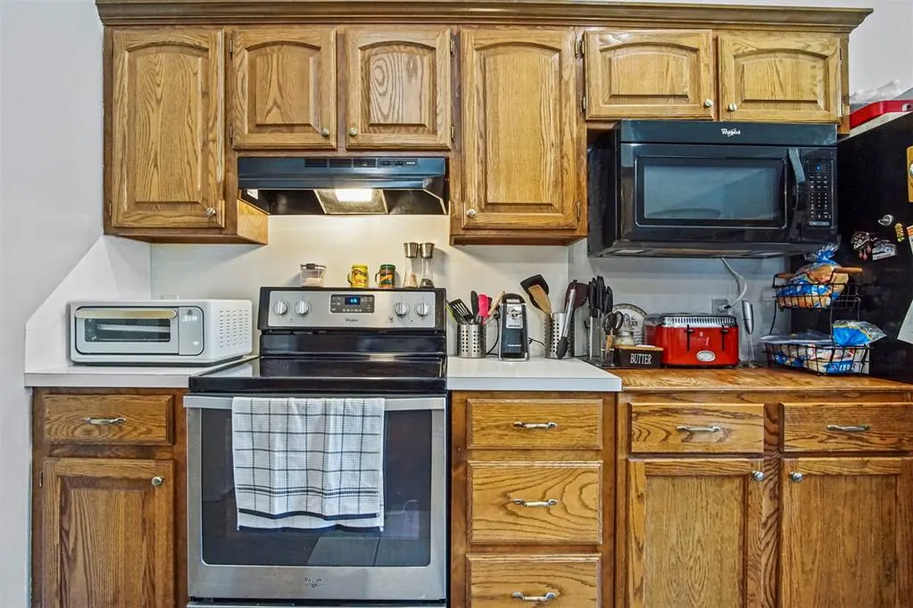 Photo 4 — 9716 BLUE BONNET Place, Oklahoma City, OK 73128