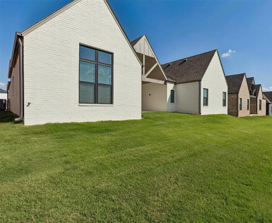 Photo 39 — 18009 Youngs Avenue, Edmond, OK 73012