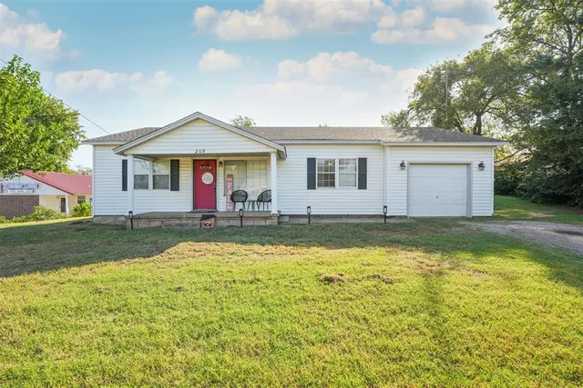 Photo 2 — 209 S DAWSON Road, Meeker, OK 74855