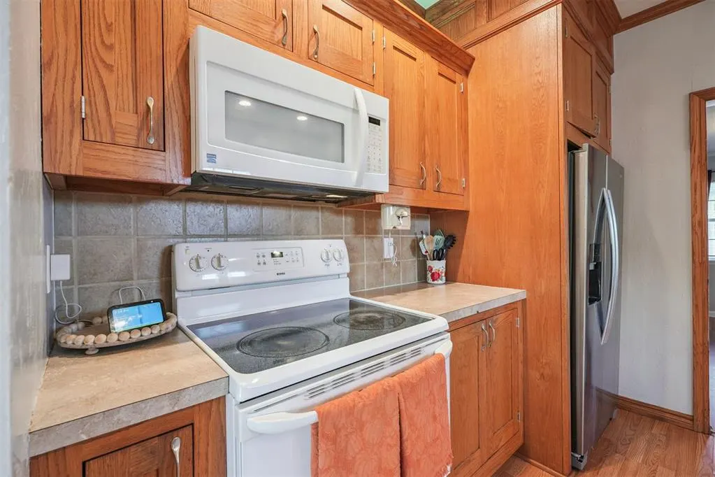 Photo 18 — 209 S DAWSON Road, Meeker, OK 74855