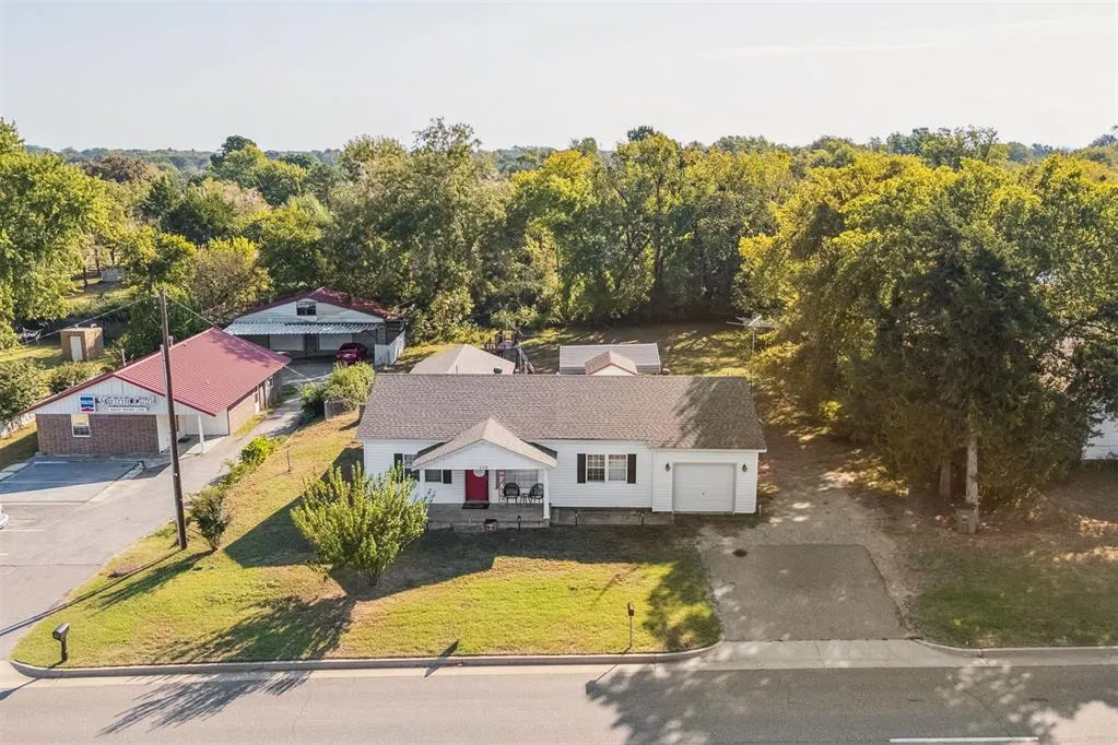 Photo 31 — 209 S DAWSON Road, Meeker, OK 74855