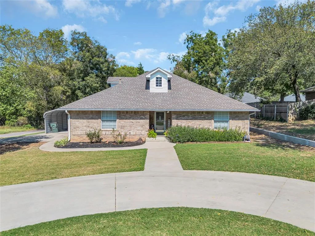 Photo 2 — 307 Bowling Drive, Pauls Valley, OK 73075