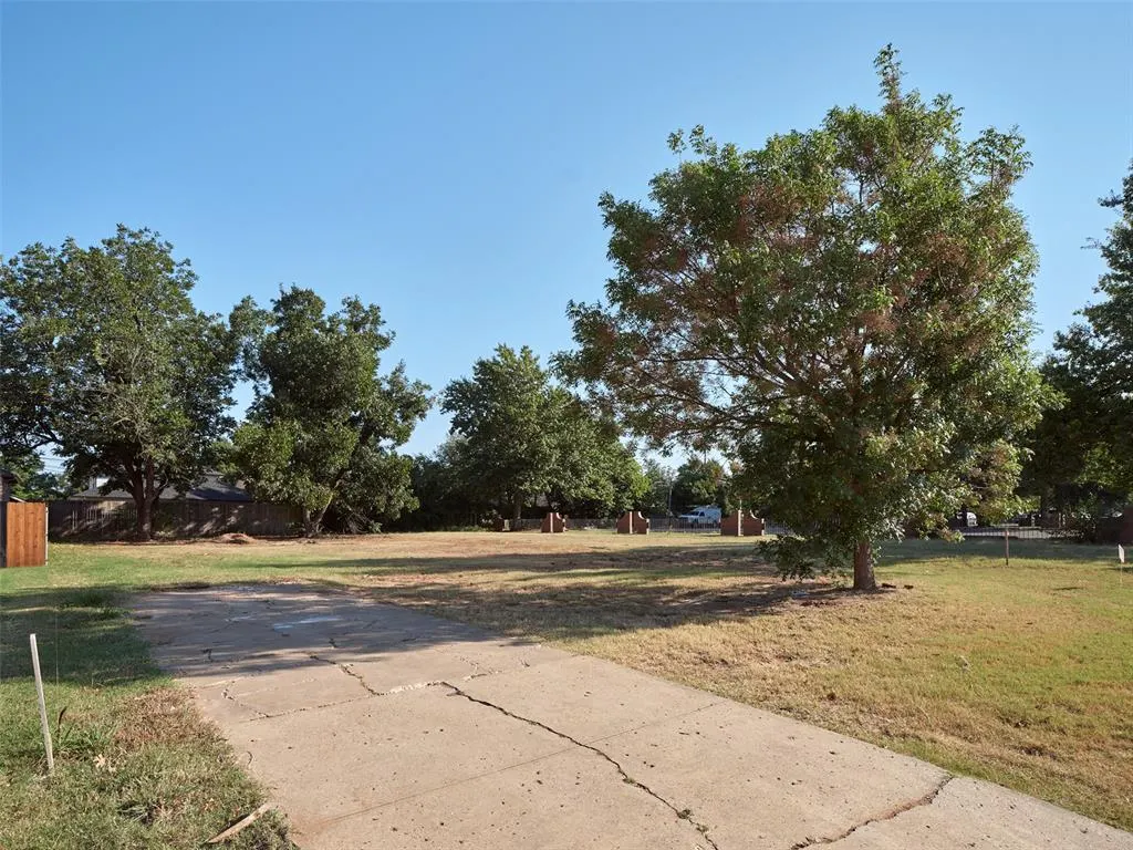 Photo 11 — 813 NW 44th Street, Oklahoma City, OK 73118
