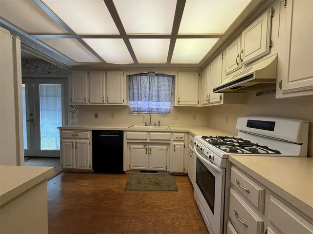 Photo 7 — 7324 WALNUT CREEK Drive, Oklahoma City, OK 73142