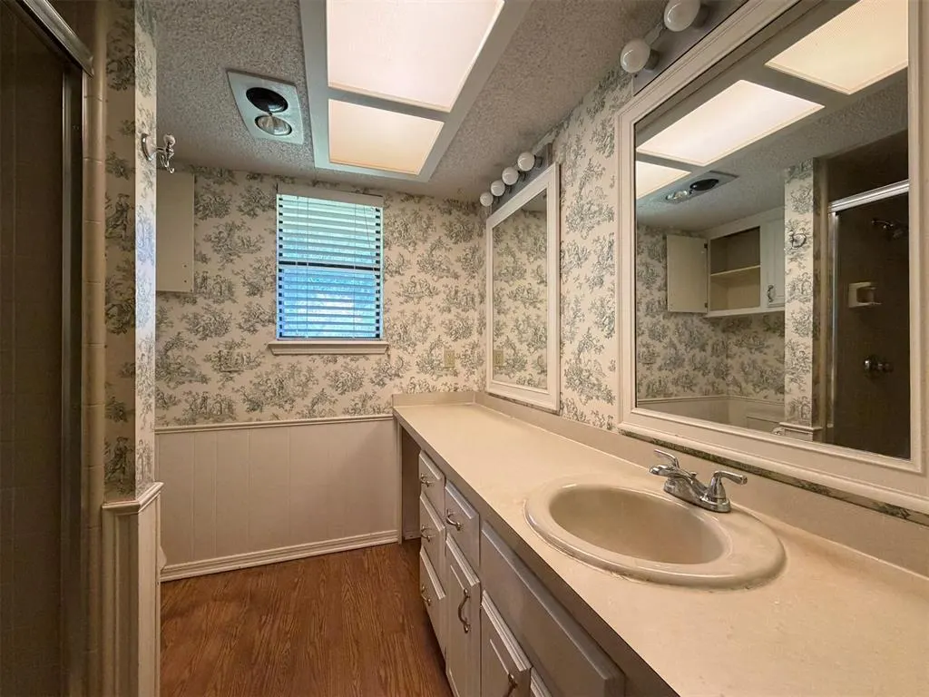 Photo 9 — 7324 WALNUT CREEK Drive, Oklahoma City, OK 73142