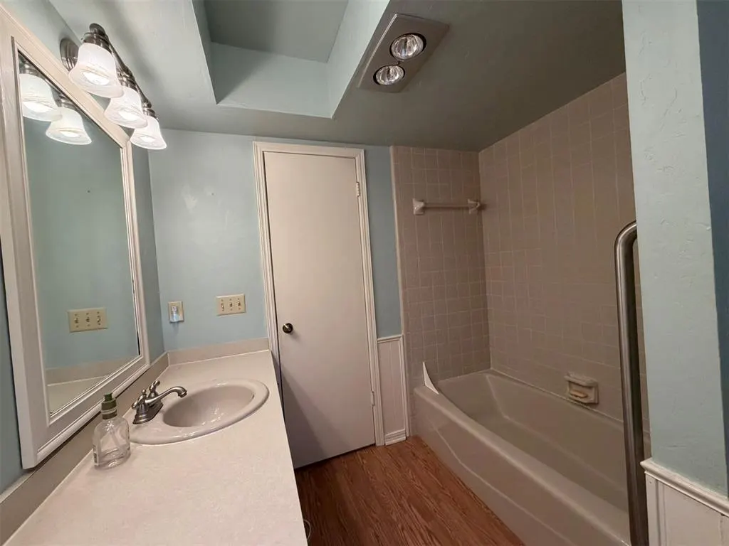 Photo 11 — 7324 WALNUT CREEK Drive, Oklahoma City, OK 73142