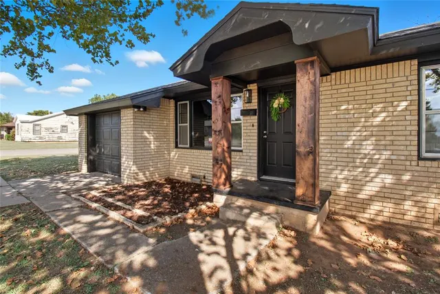 Photo 3 — 530 N Lowe Street, Hobart, OK 73651