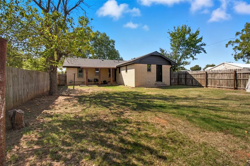 Photo 34 — 530 N Lowe Street, Hobart, OK 73651