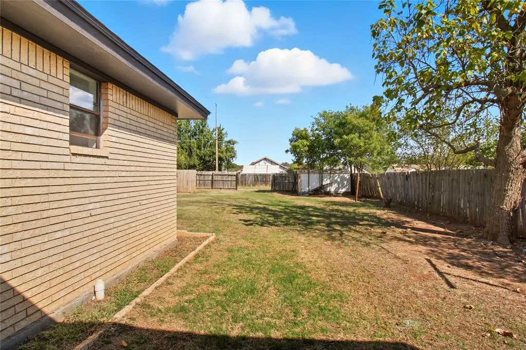 Photo 36 — 530 N Lowe Street, Hobart, OK 73651