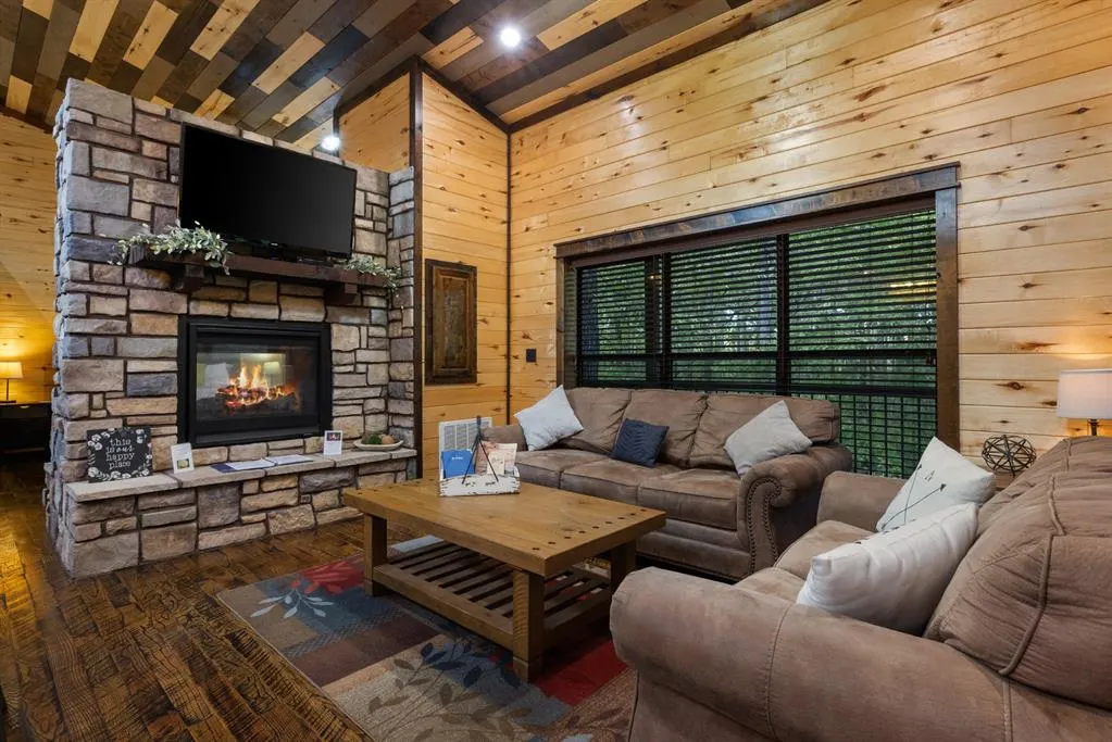 Photo 2 — 31 Wild Turkey Trail, Broken Bow, OK 74728