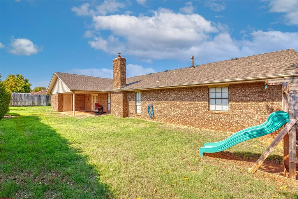 Photo 21 — 310 Elkview Drive, Elk City, OK 73644