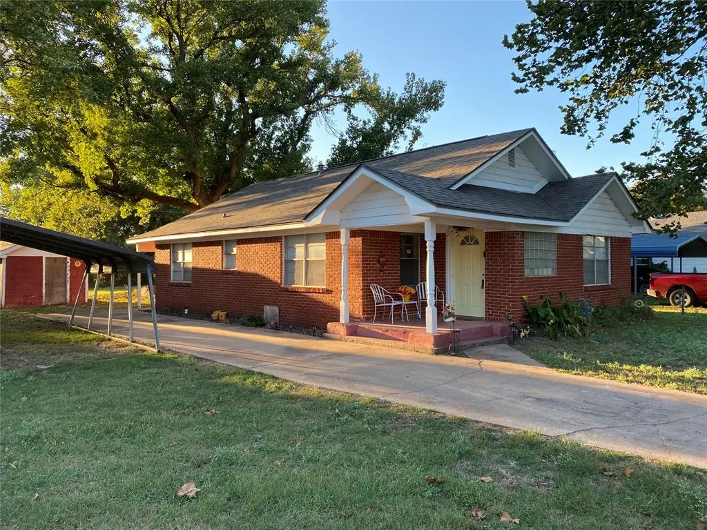 Photo 3 — 202 Ash, Maysville, OK 73057