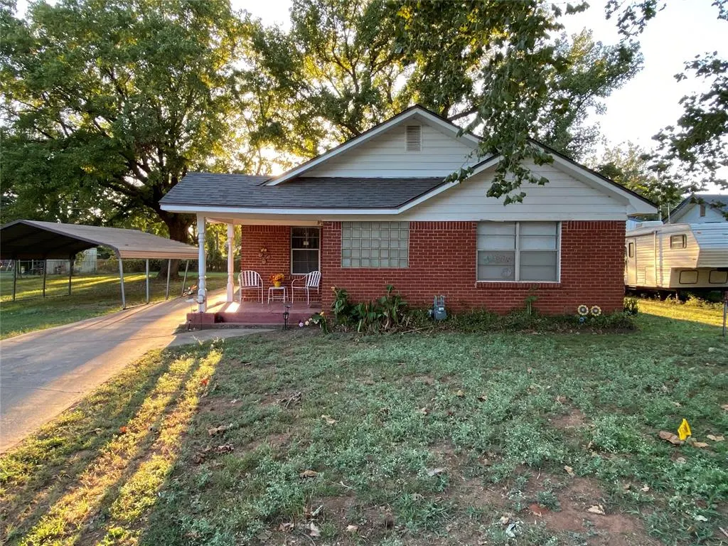 Photo 4 — 202 Ash, Maysville, OK 73057