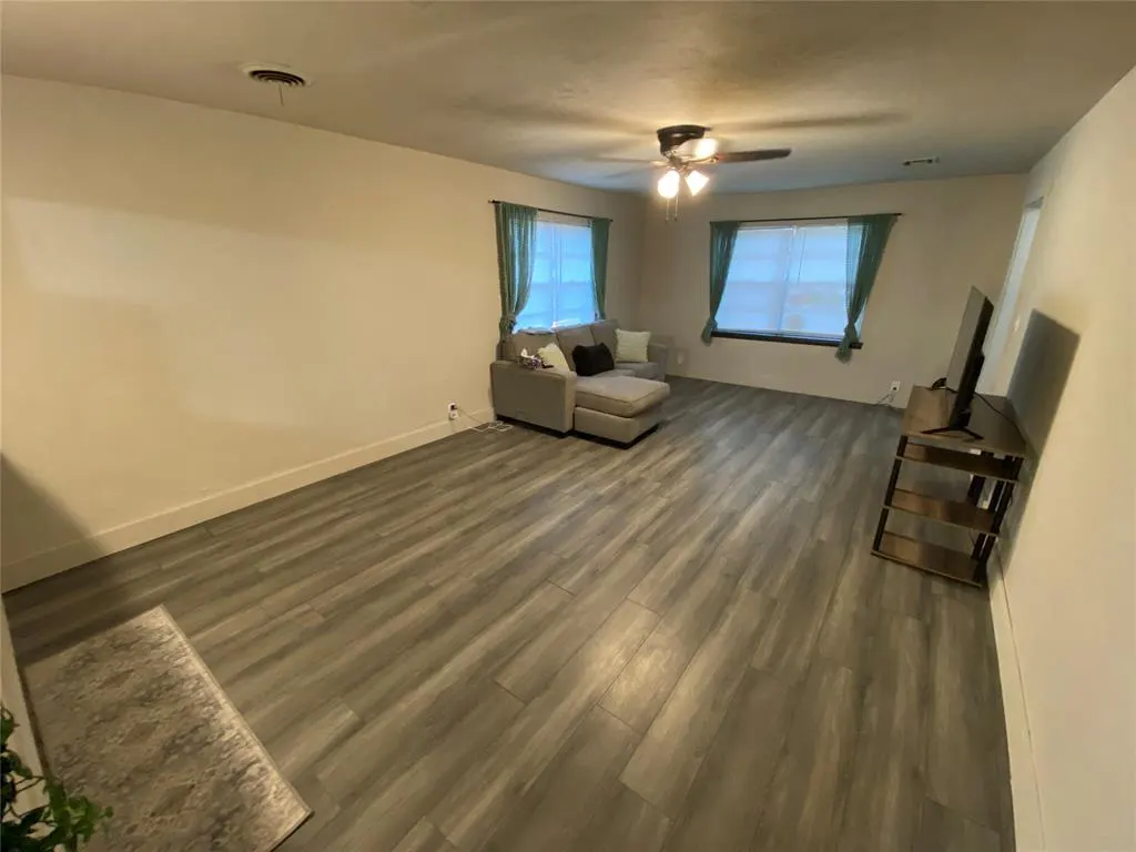 Photo 21 — 202 Ash, Maysville, OK 73057