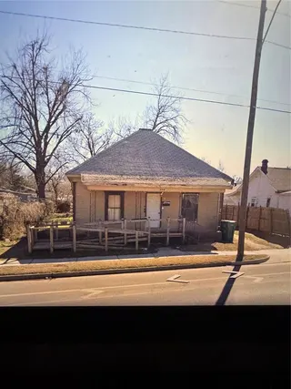 Sold home at 206 SE 25th Street