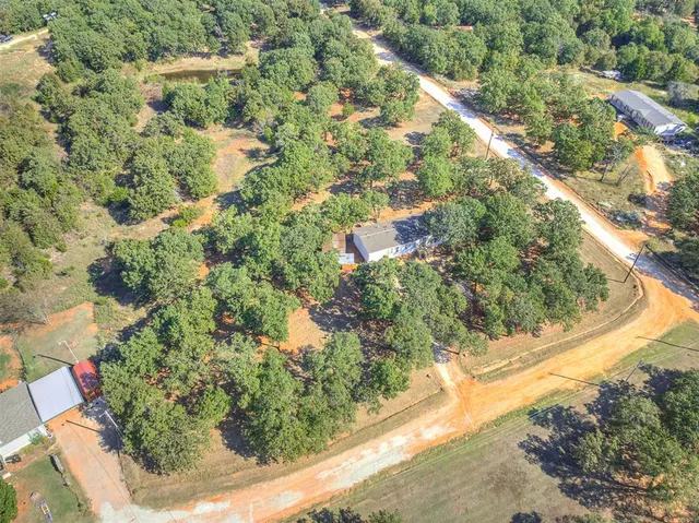 Photo 3 — 33575 Cherokee Lane, Tecumseh, OK 74873