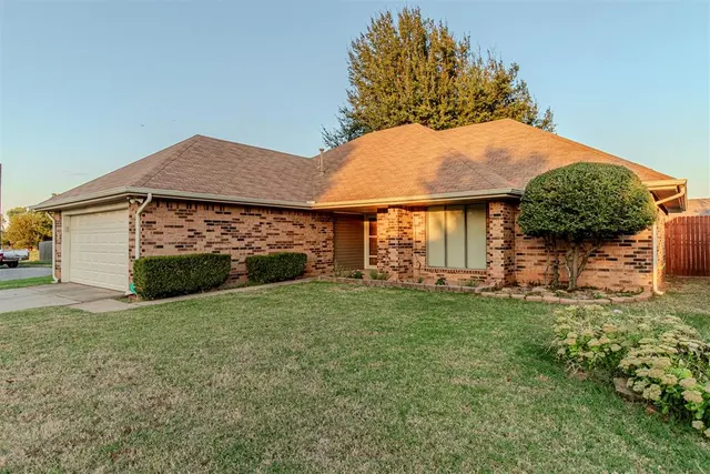 Photo 2 — 3716 Western Heights Avenue, Oklahoma City, OK 73179