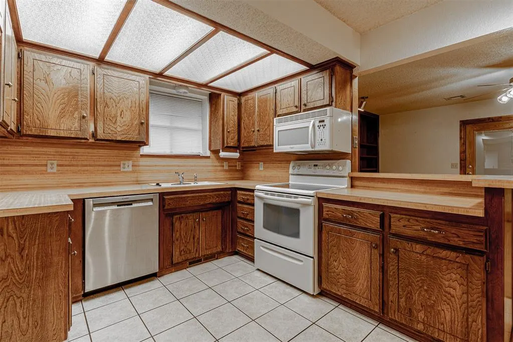 Photo 12 — 3716 Western Heights Avenue, Oklahoma City, OK 73179