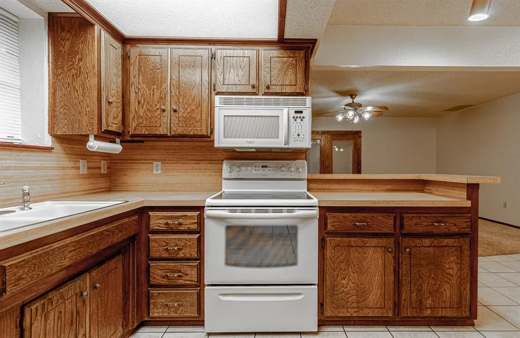 Photo 13 — 3716 Western Heights Avenue, Oklahoma City, OK 73179