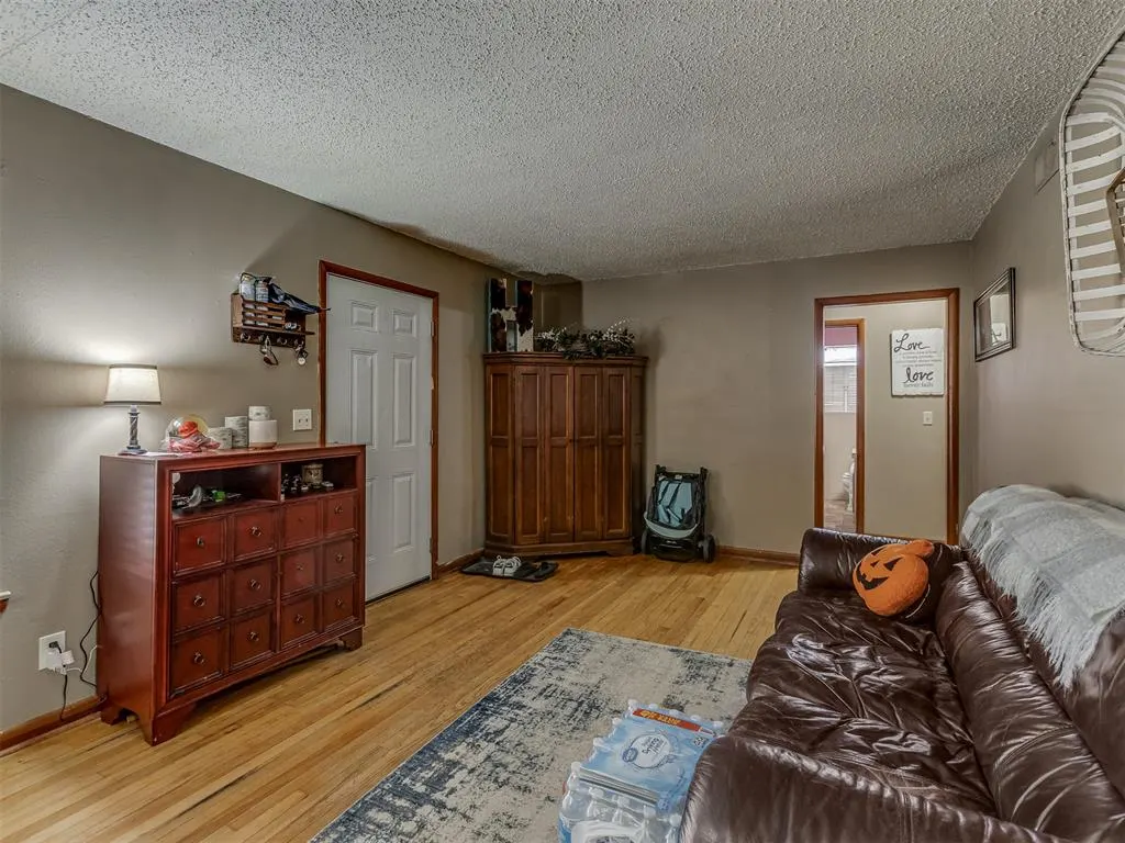 Photo 7 — 409 Olive Boulevard, Lindsay, OK 73052