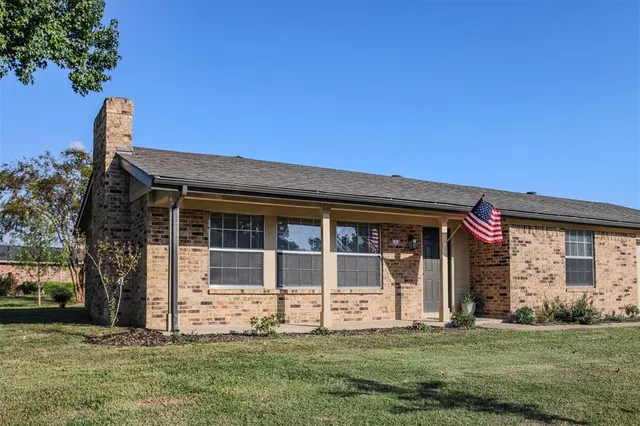 Photo 2 — 604 Manchester Drive, Idabel, OK 74745