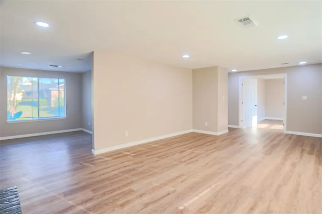 Photo 8 — 604 Manchester Drive, Idabel, OK 74745