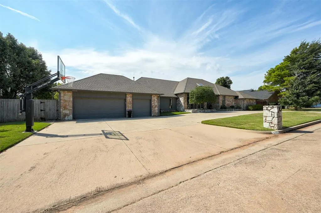 Photo 3 — 3200 Raintree Road, Oklahoma City, OK 73120