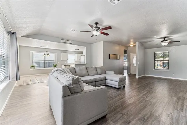 Photo 6 — 10820 Ohara Lane, Midwest City, OK 73130