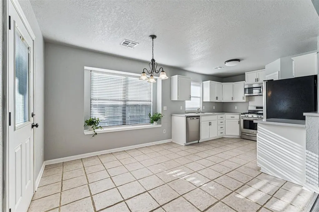 Photo 10 — 10820 Ohara Lane, Midwest City, OK 73130
