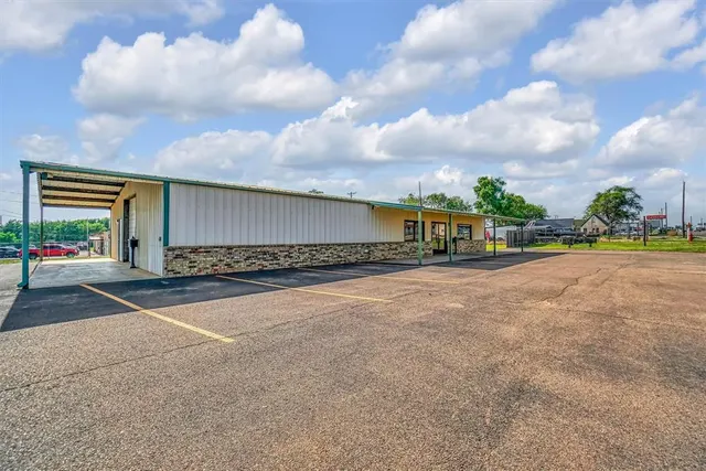 Front exterior — 601 N Van Buren Avenue, Elk City, OK 73644