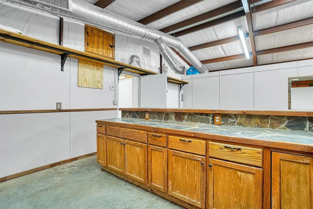 Photo 32 — 601 N Van Buren Avenue, Elk City, OK 73644