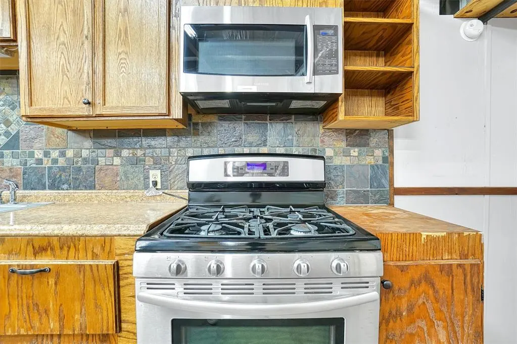 Photo 33 — 601 N Van Buren Avenue, Elk City, OK 73644