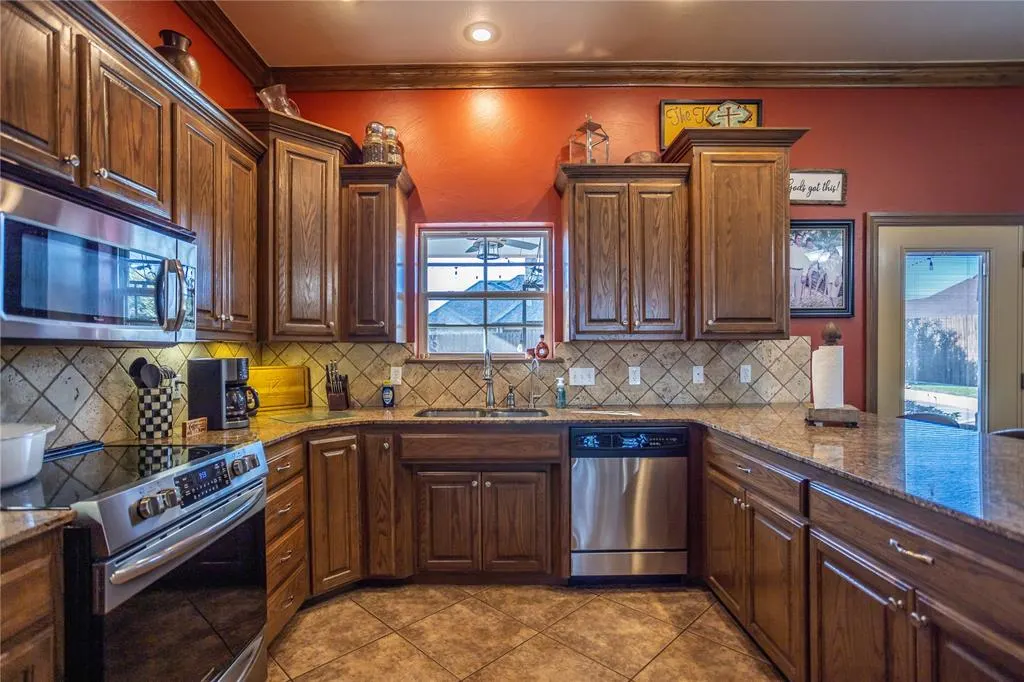 Photo 9 — 2220 Stratta, Weatherford, OK 73096