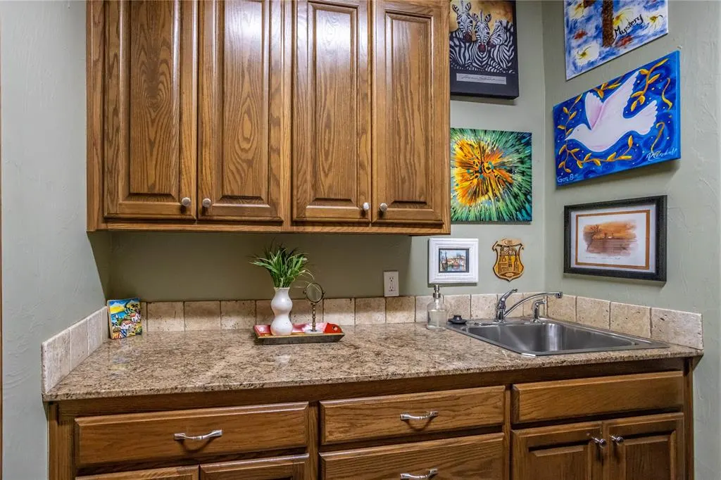 Photo 18 — 2220 Stratta, Weatherford, OK 73096