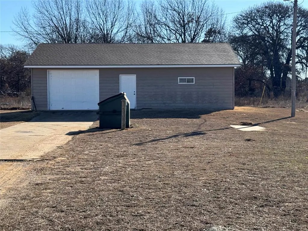 Photo 5 — 4550 Enos Road, Kingston, OK 73439