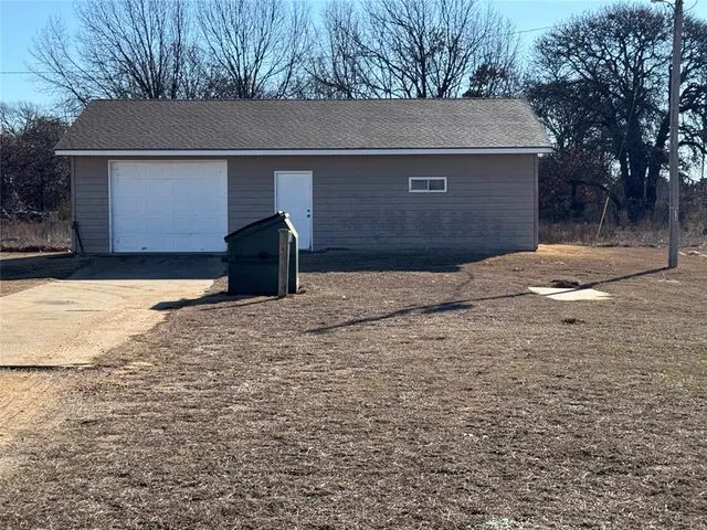 Photo 5 — 4550 Enos Road, Kingston, OK 73439