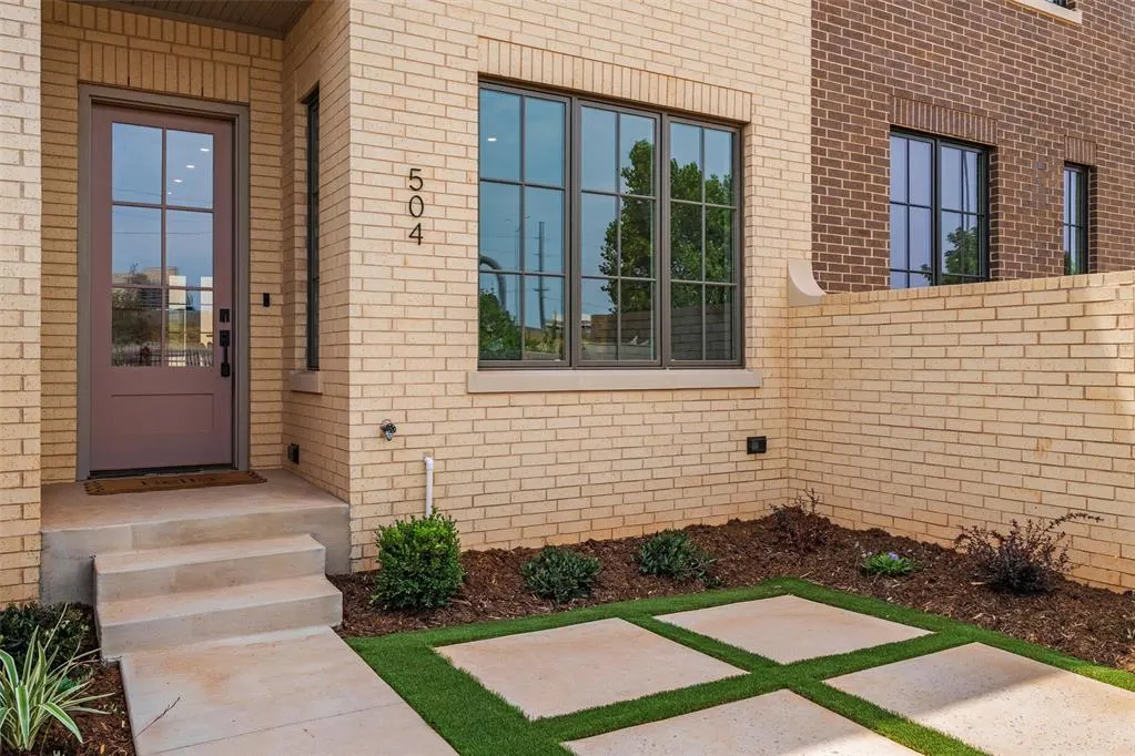 Photo 3 — 504 NE 2nd Street, Oklahoma City, OK 73104