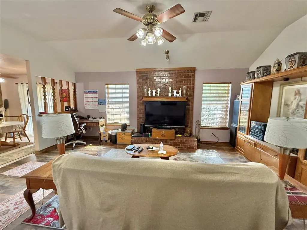 Photo 2 — 11646 Elmhurst Drive, Midwest City, OK 73130