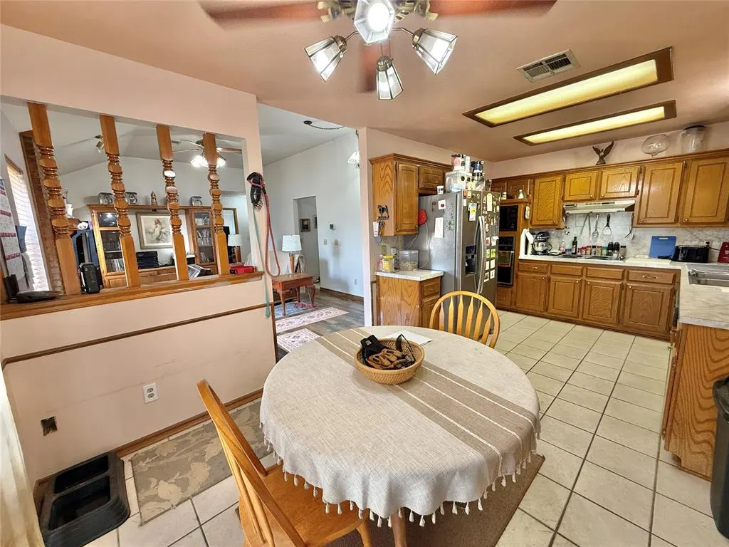 Photo 3 — 11646 Elmhurst Drive, Midwest City, OK 73130