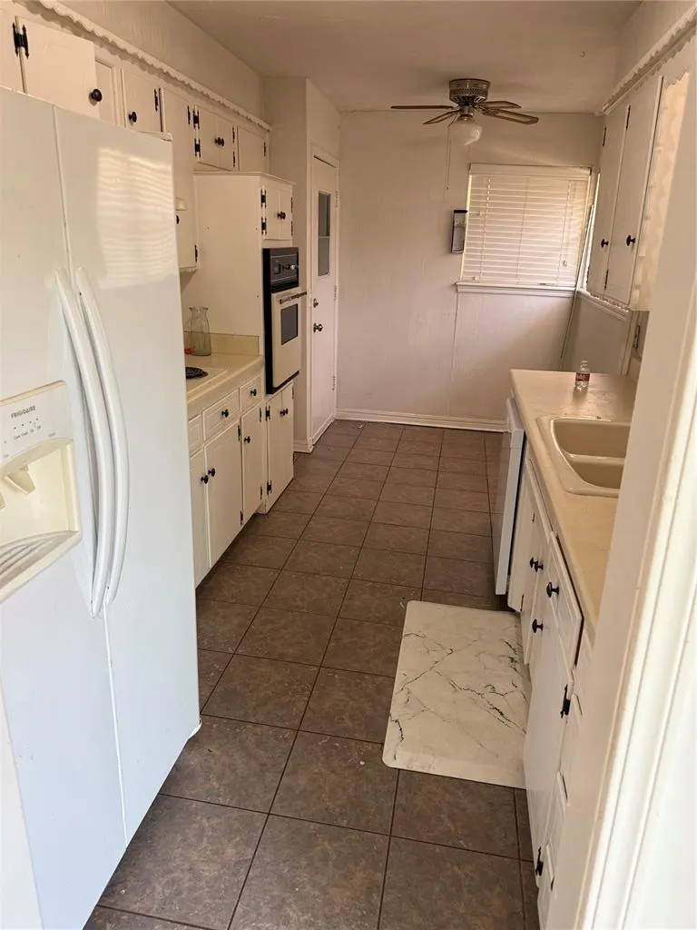 Photo 4 — 6500 N Grove Avenue, Warr Acres, OK 73132