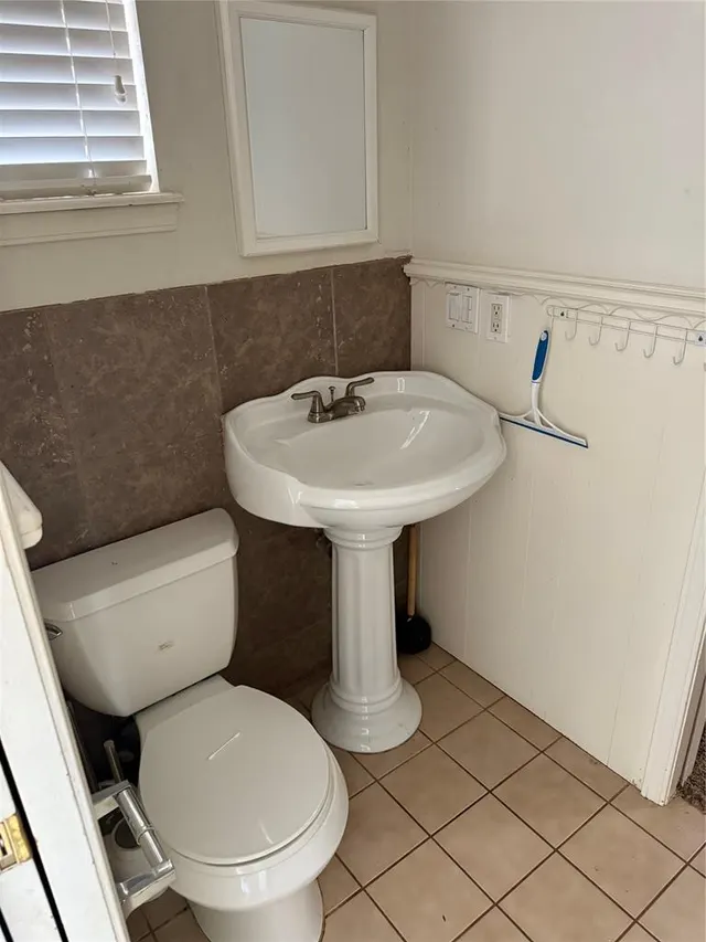 Photo 5 — 6500 N Grove Avenue, Warr Acres, OK 73132