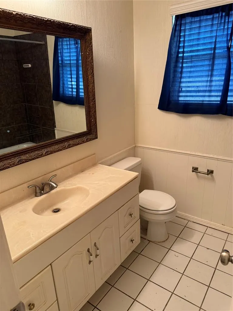 Photo 8 — 6500 N Grove Avenue, Warr Acres, OK 73132