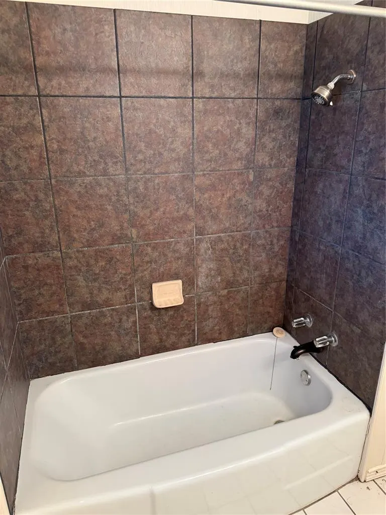 Photo 12 — 6500 N Grove Avenue, Warr Acres, OK 73132