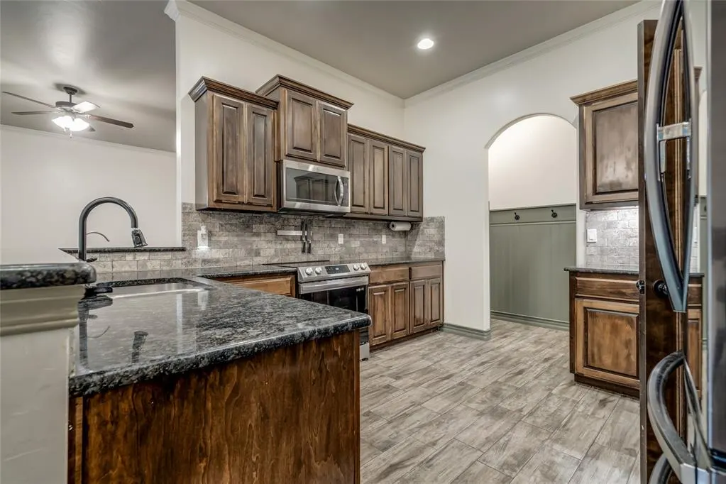Photo 13 — 15570 Greenleaf Lane, Oklahoma City, OK 73165
