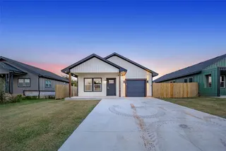 Sold home at 528 NW 112th Street