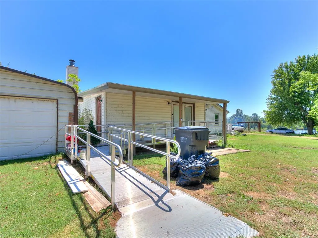 Photo 4 — 2160 Thunder Drive, Crescent, OK 73028